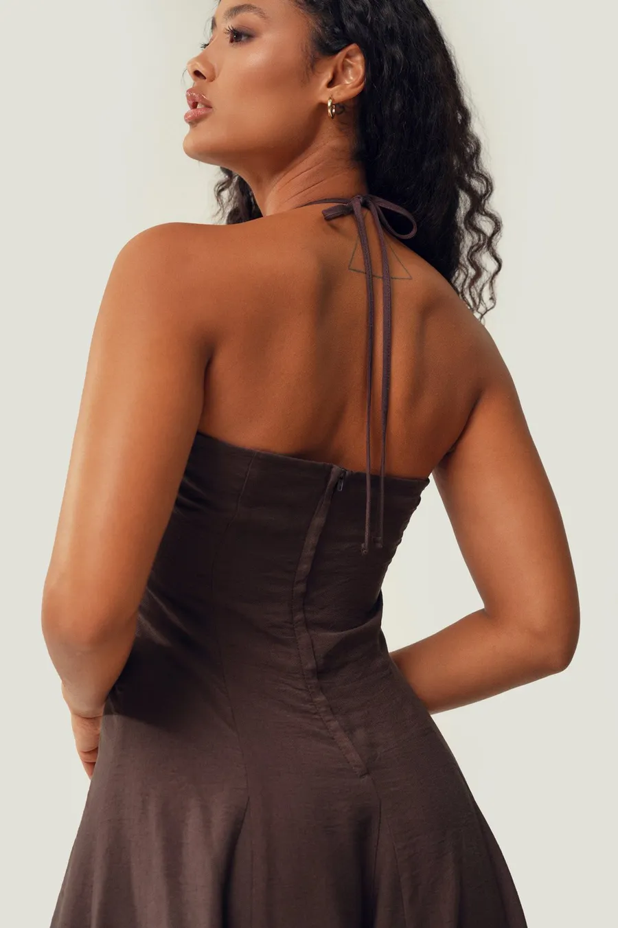 Vestido boca de sino Fit em algodão · Senhora · Castanho