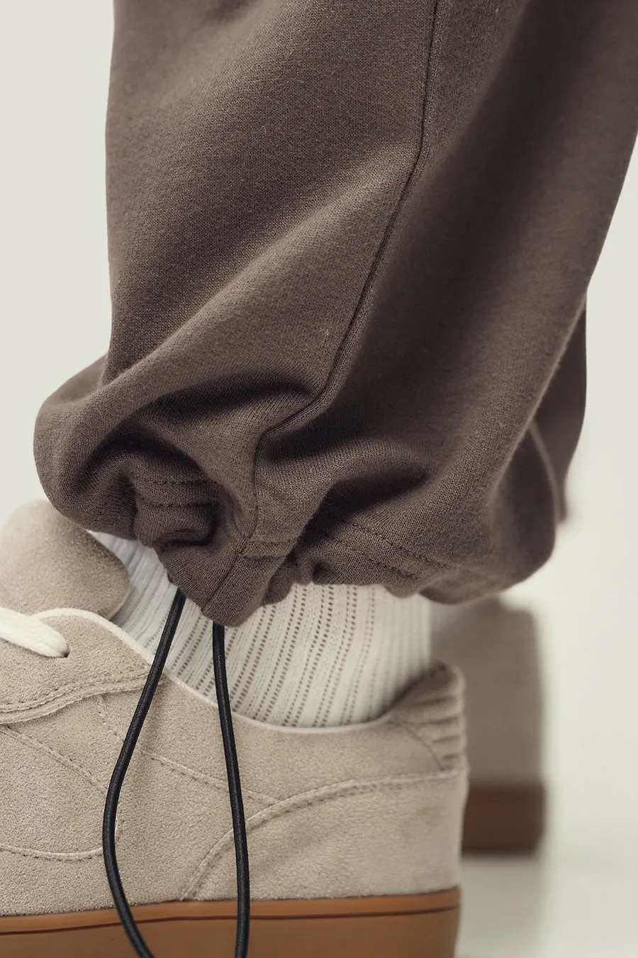 Calças jogger em algodão · Menino · Castanho · Modelo 2
