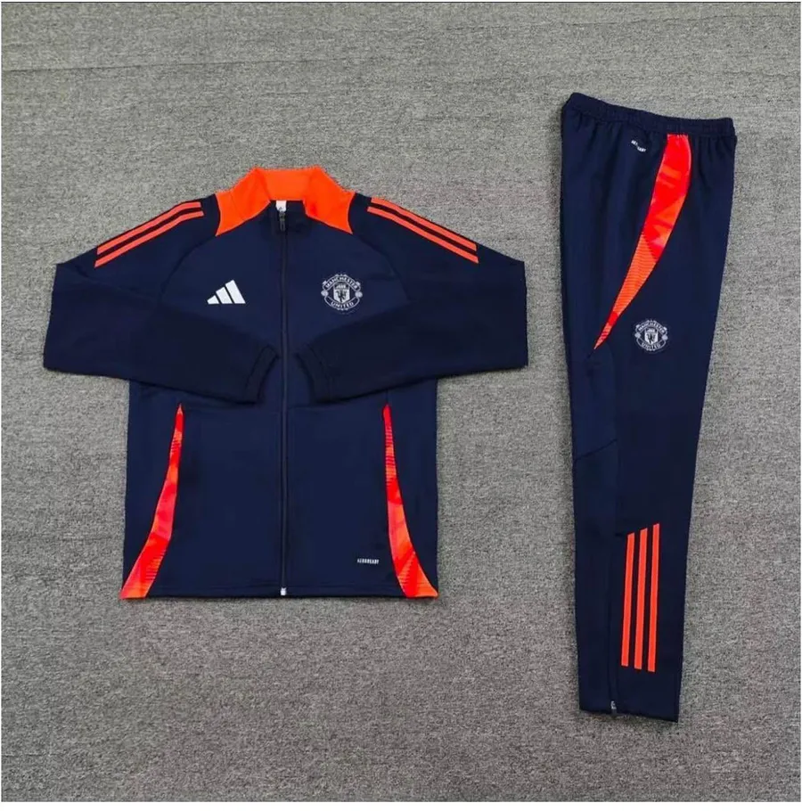 Conjunto Esportivo Nike Elegante com Capuz e Calça