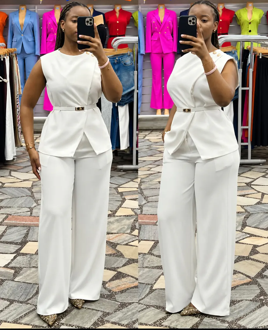 Conjunto Feminino de Blusa Peplum e Calça Larga com Cinto Branco
