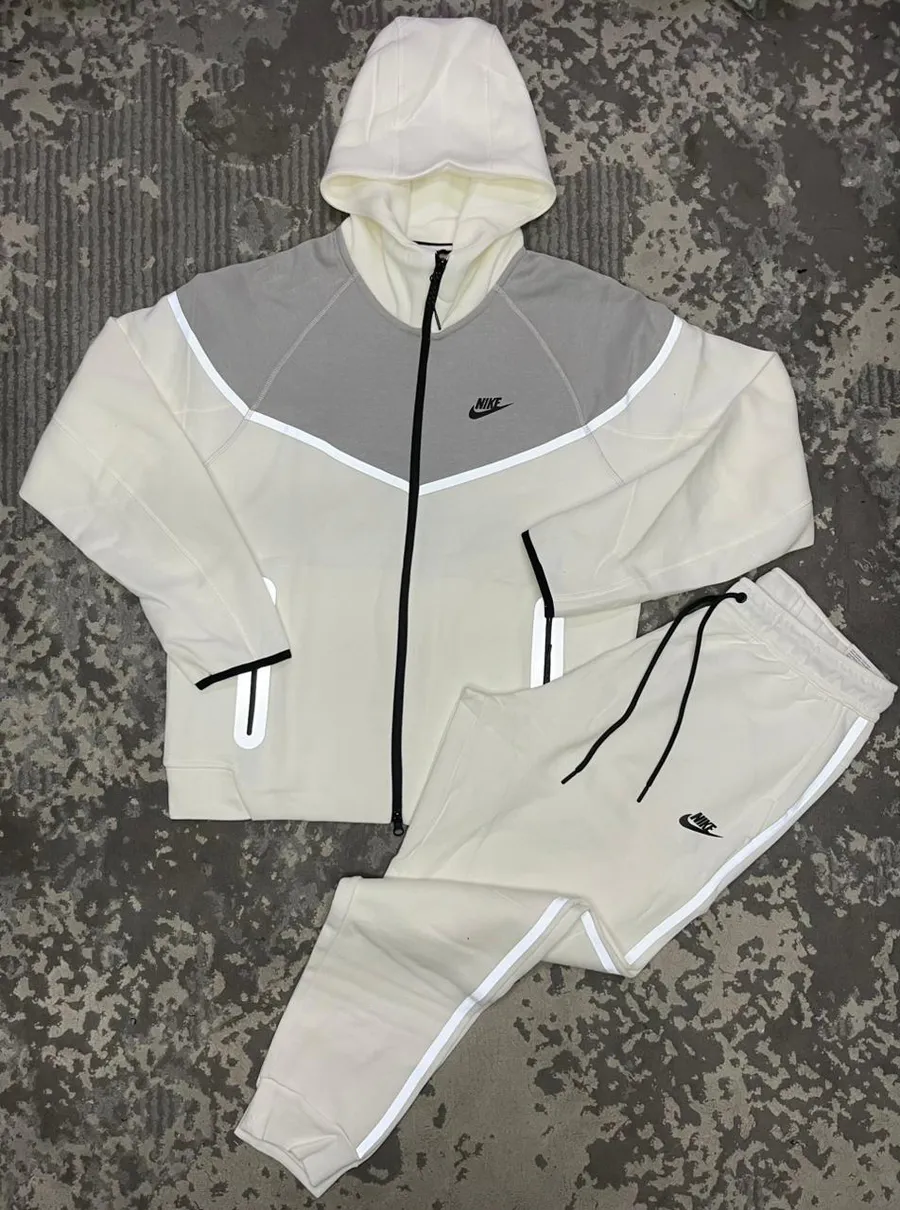 Conjunto Esportivo Nike Moderno com Capuz