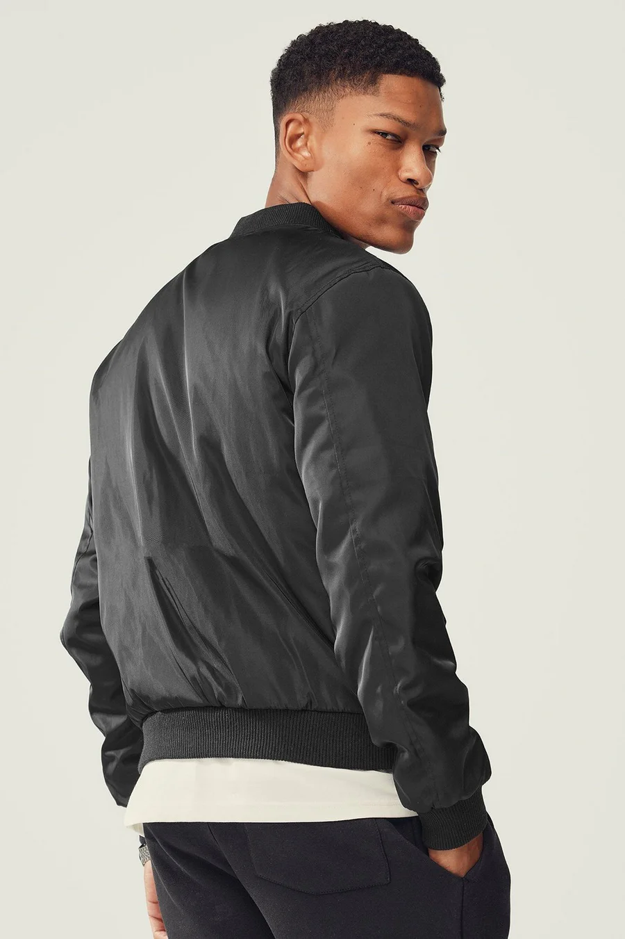 Casaco em poliéster · Homem · Preto · Modelo 2 · Modelo 2