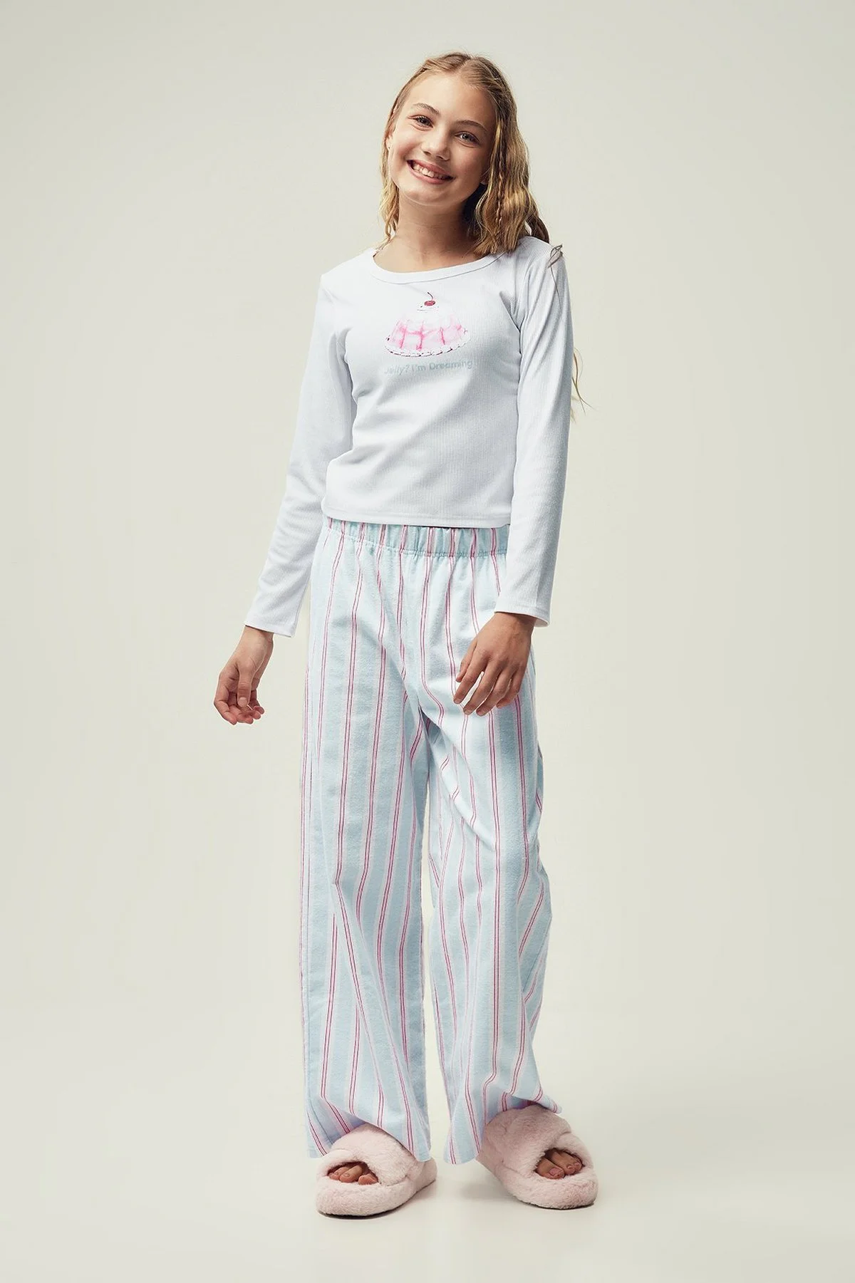 Pijama · Menina · Creme