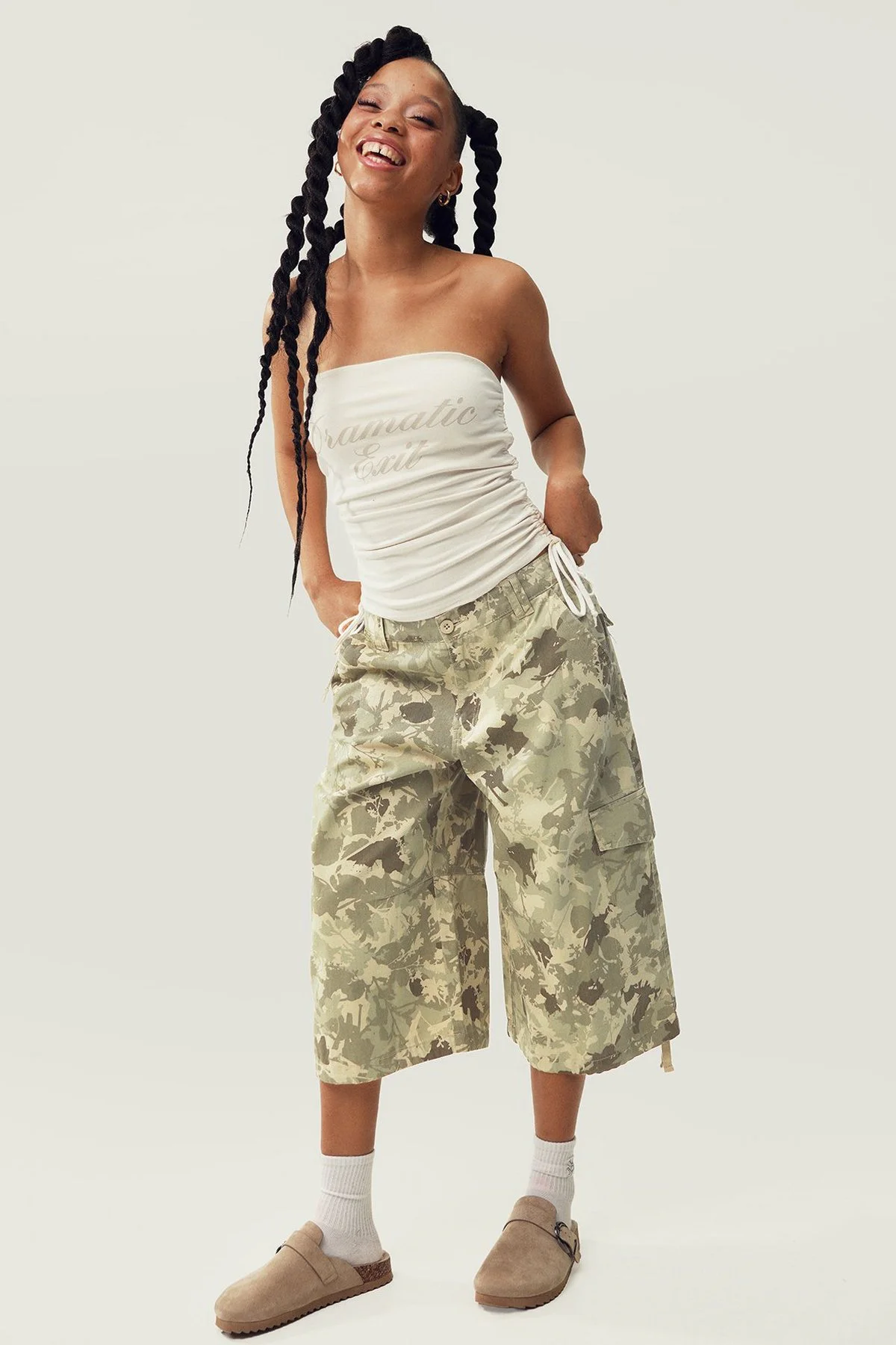 Calções de ganga Super Baggy em algodão · Senhora · Creme · Modelo 2