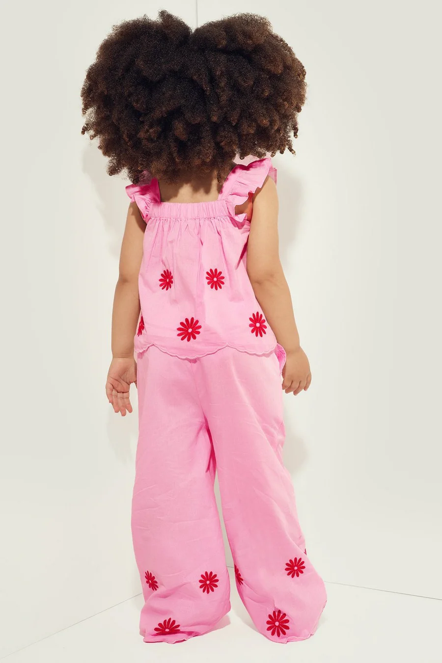 Conjunto bordado · Menina