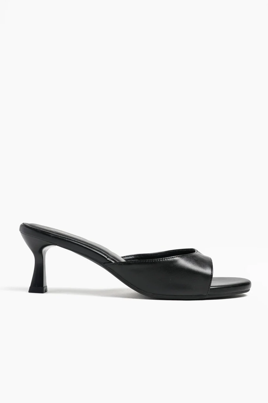 Sapatos de salto Kitten em poliuretano · Senhora · Preto