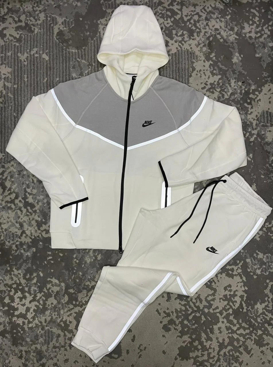 Conjunto Esportivo Nike Moderno com Capuz