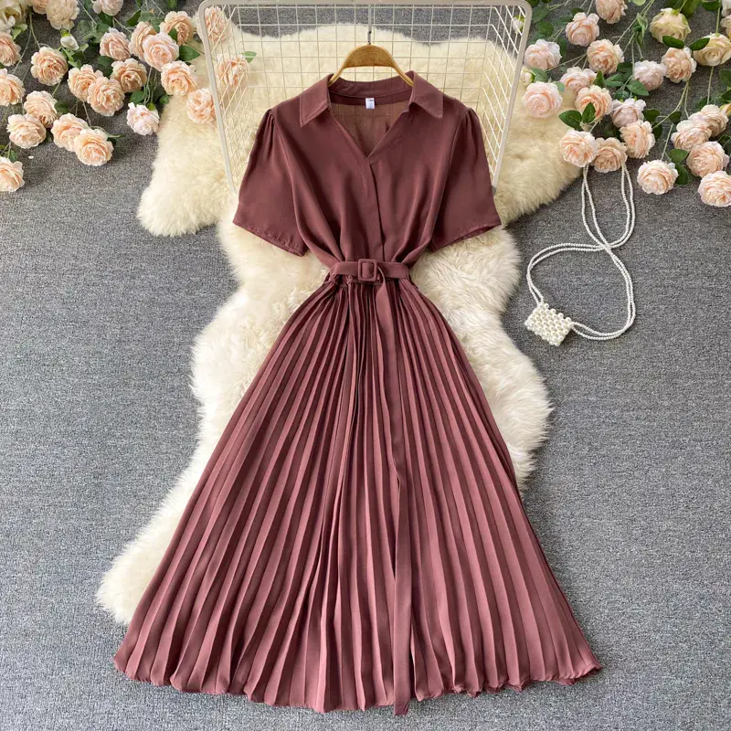 Vestido Plissado Atemporal