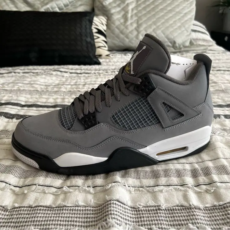 Tênis Air Jordan 4 Retro