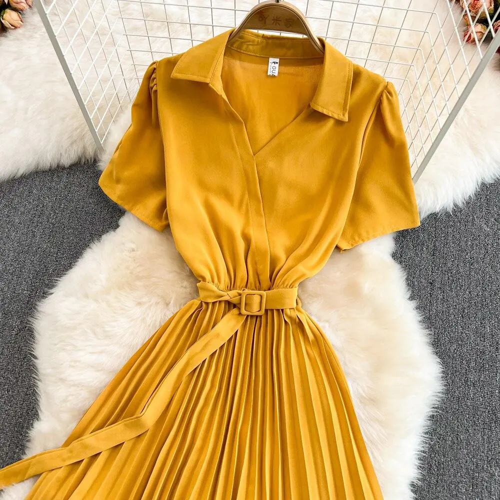 Vestido Plissado Atemporal