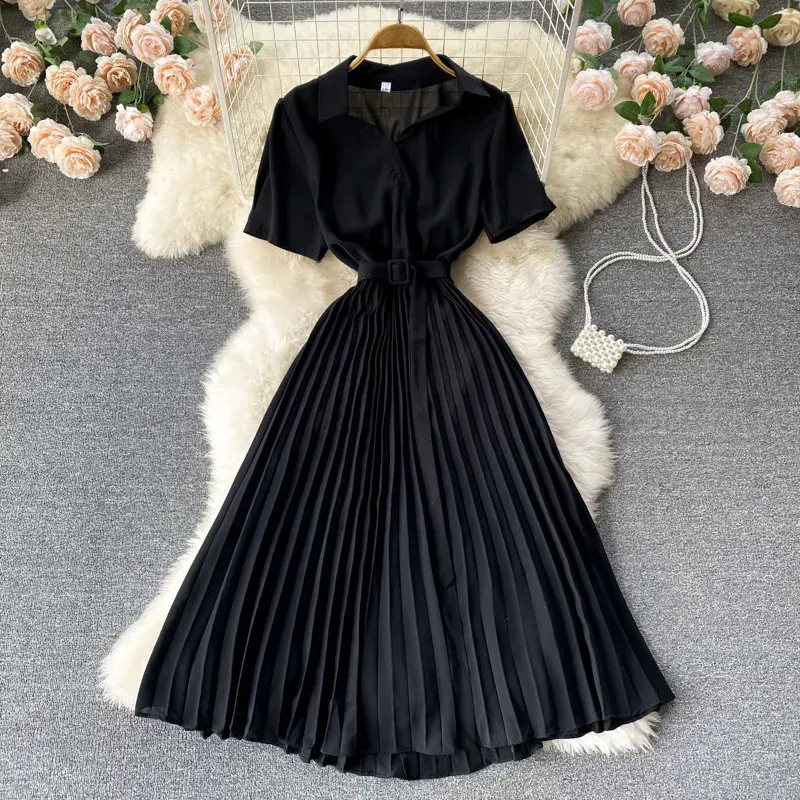 Vestido Plissado Atemporal