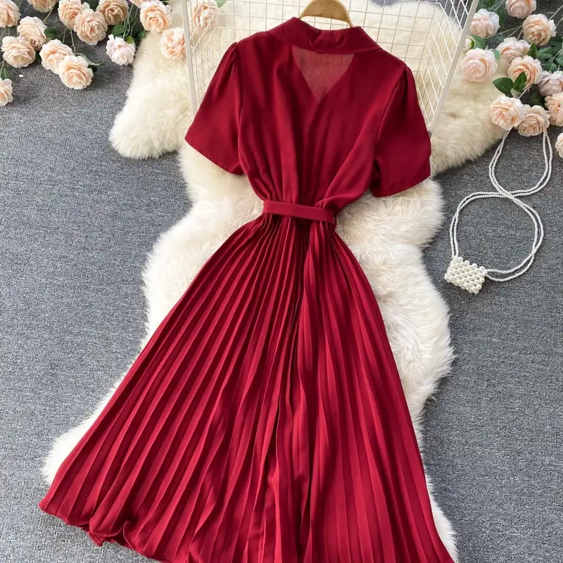Vestido Plissado Atemporal