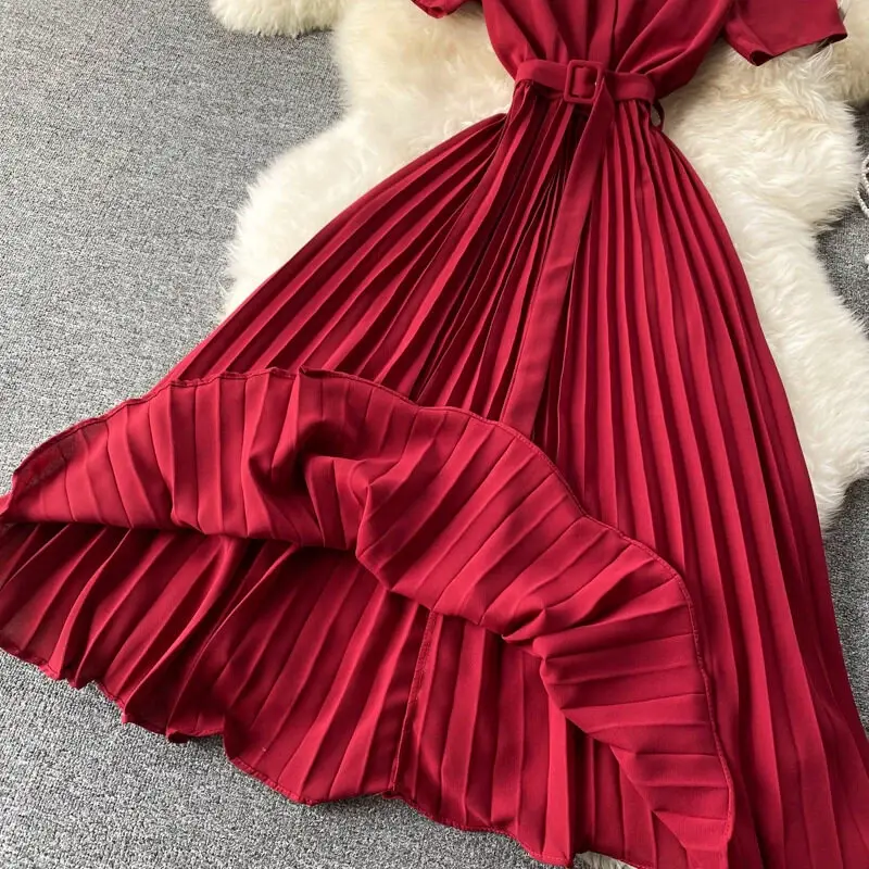 Vestido Plissado Atemporal