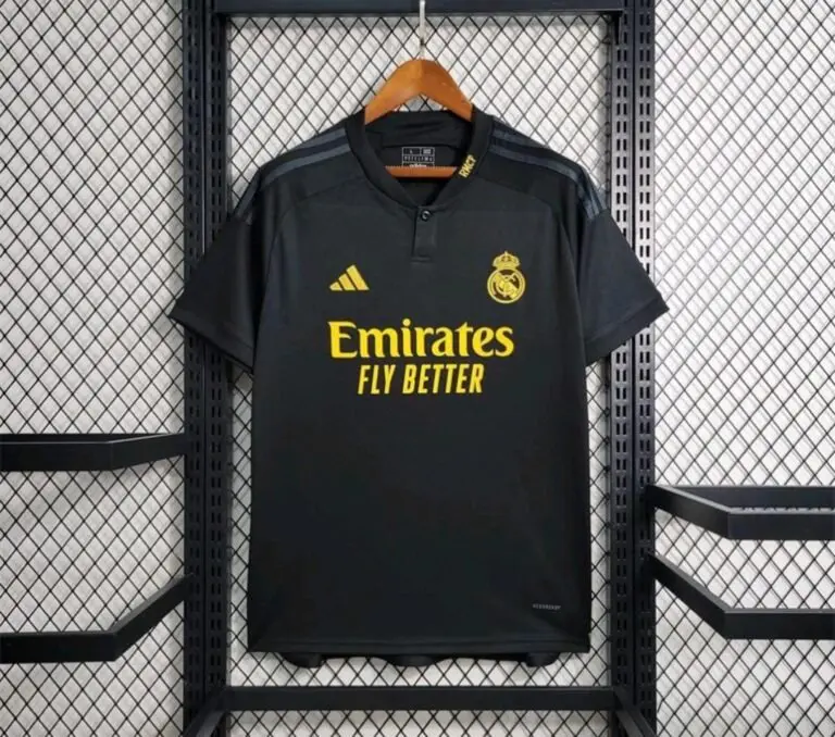 Camisa Esportiva Clássica de Real Madrid