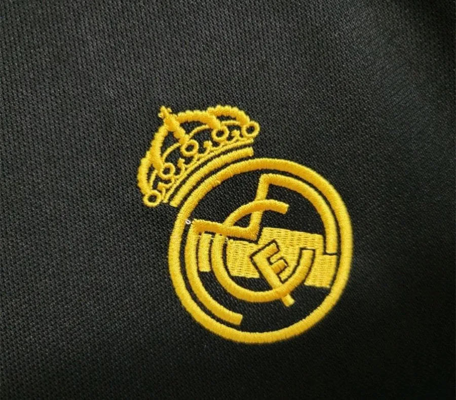 Camisa Esportiva Clássica de Real Madrid