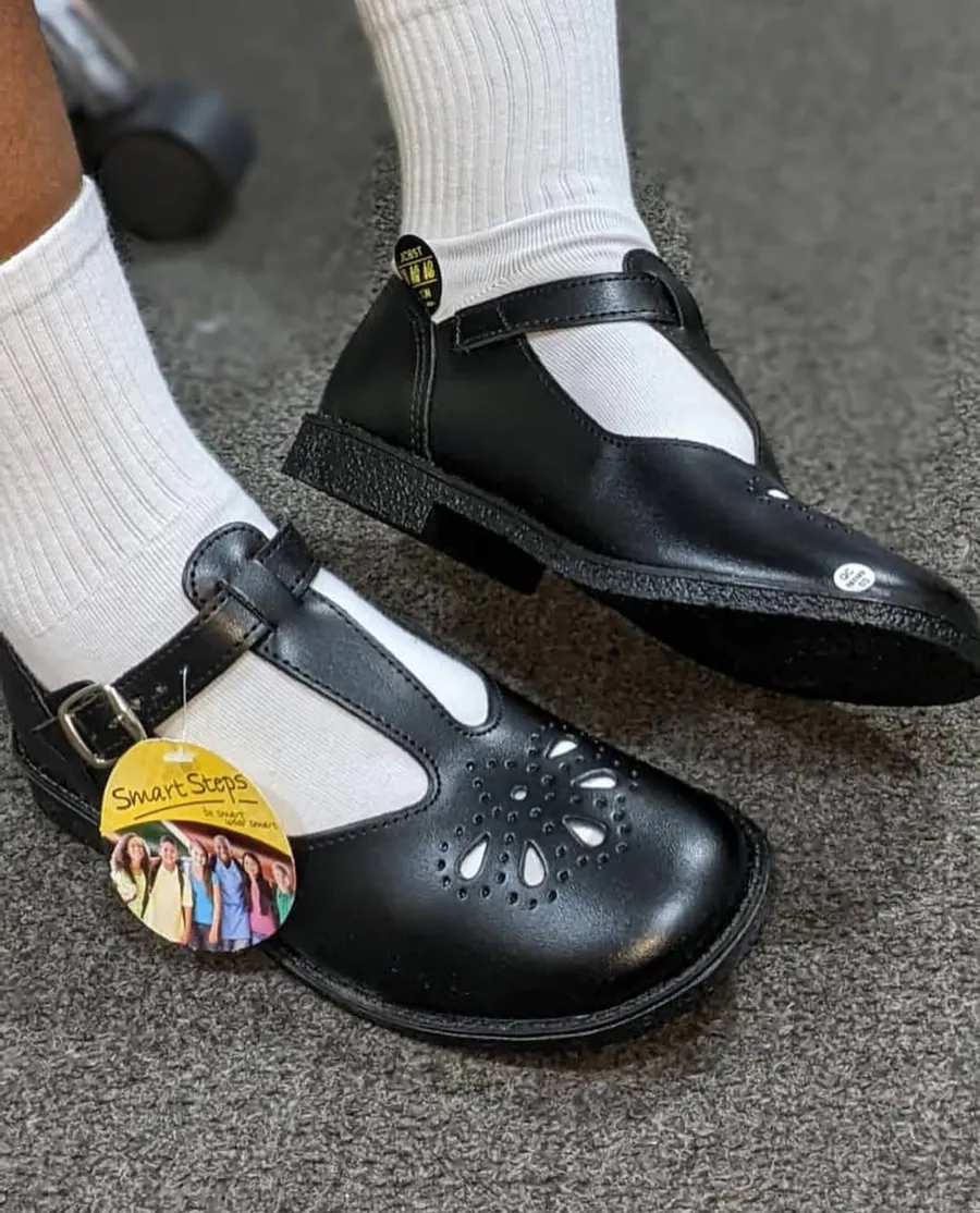 Sapatos Escolares Clássicos Preto com Fivela Feminino
