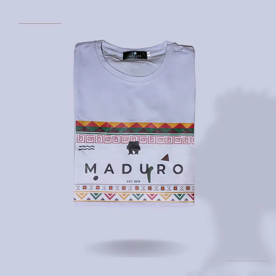 Camiseta Madura Padrão Branco