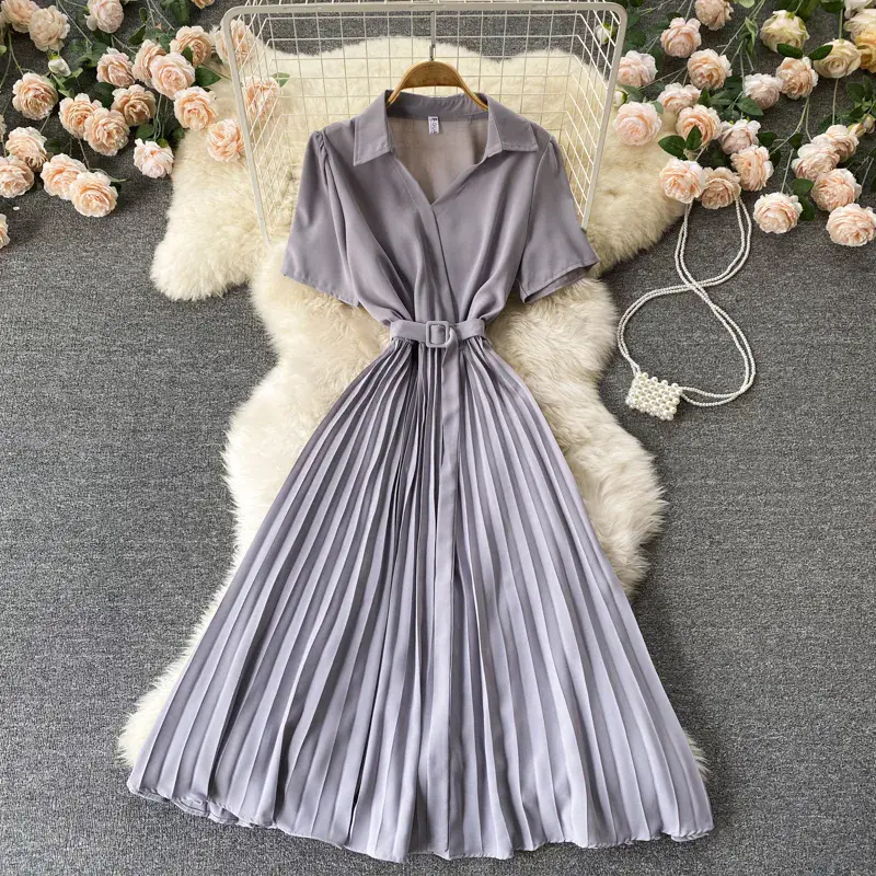 Vestido Plissado Atemporal