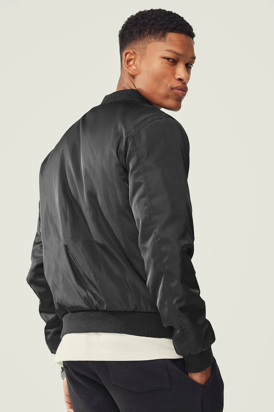 Casaco em poliéster · Homem · Preto · Modelo 2 · Modelo 2