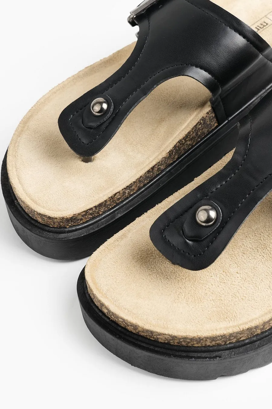 Chinelos plataforma Thong em poliuretano · Senhora · Preto