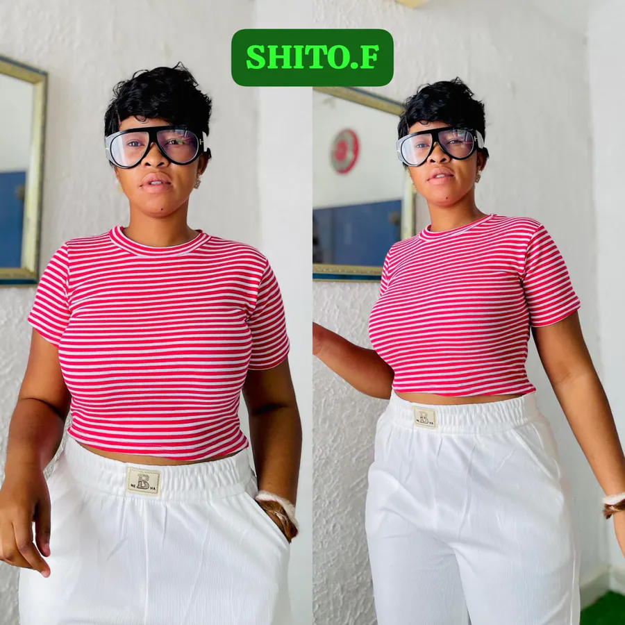Camiseta Feminina Listrada Premium · Vermelho / Branco