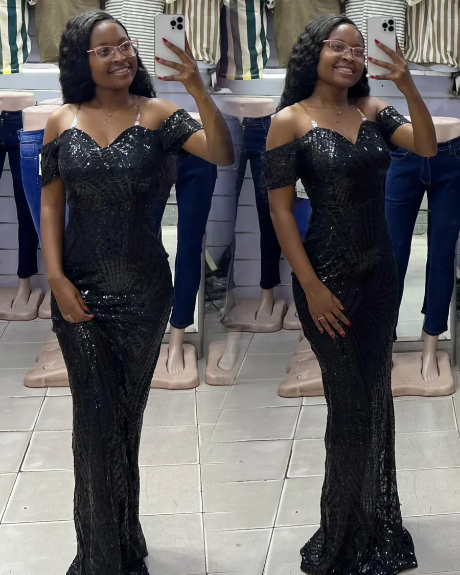 Vestido Longo Sereia com Lantejoulas e Ombro Caído Preto