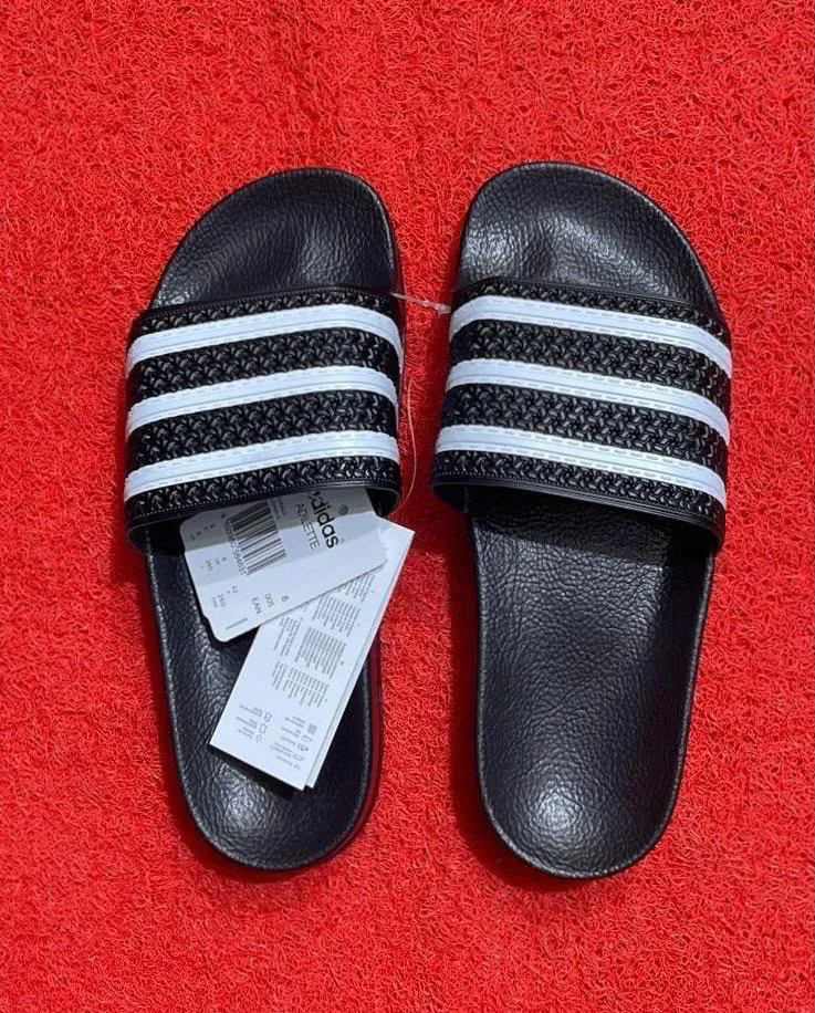 Chinelos Adidas Adilette Textura Entrançada Preto / Branco