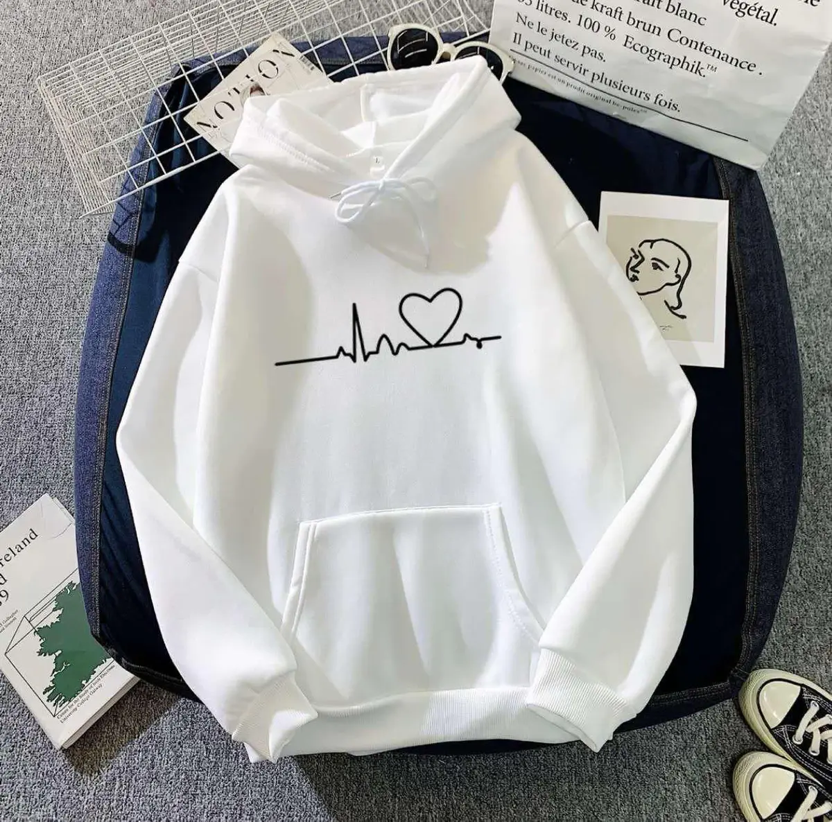 Moletom Branco com Estampa de Batimentos Cardíacos e Coração - Camisola