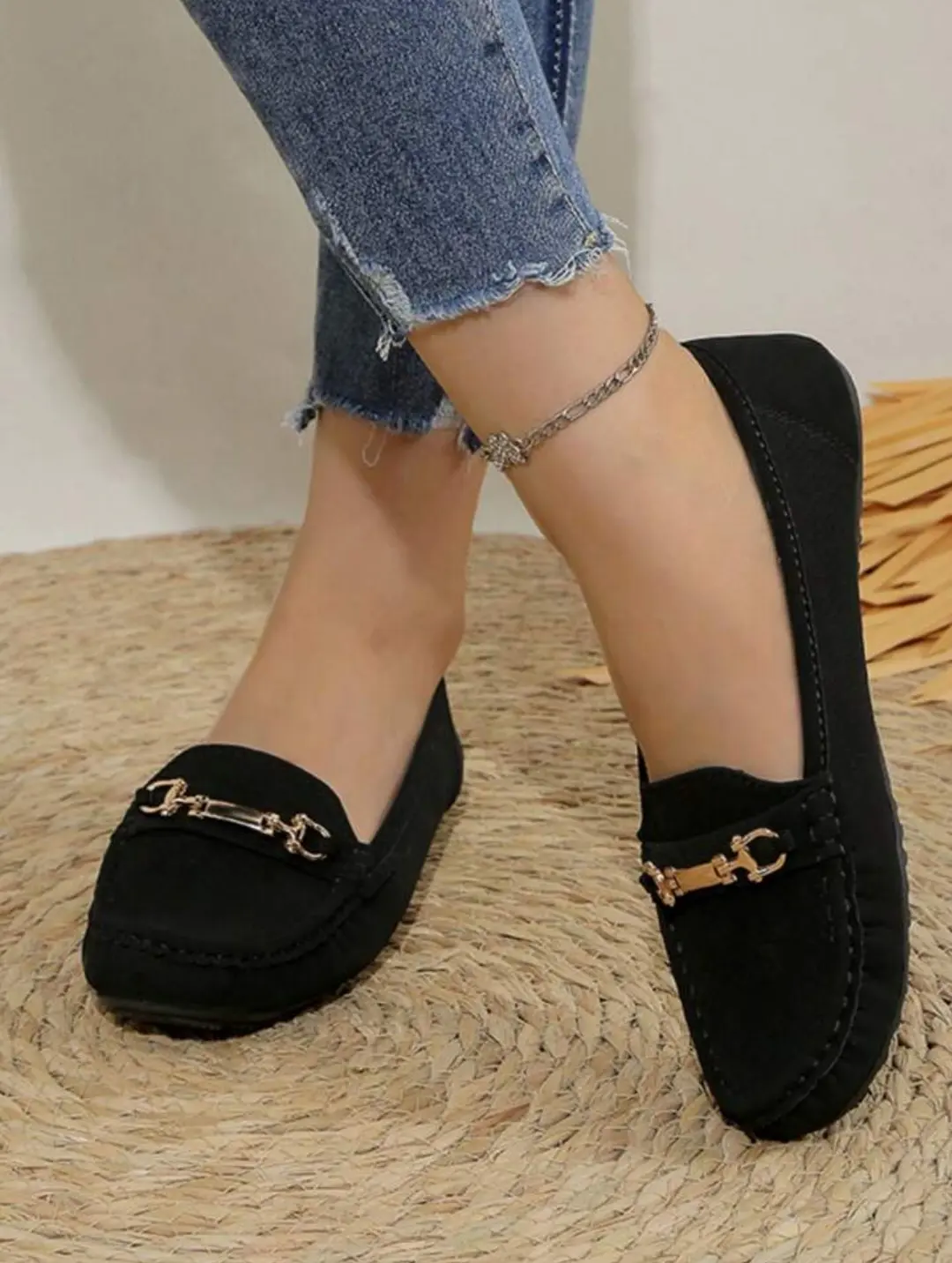 Mocassim Feminino Plus Size com Metal Decorativo – Conforto e Estilo