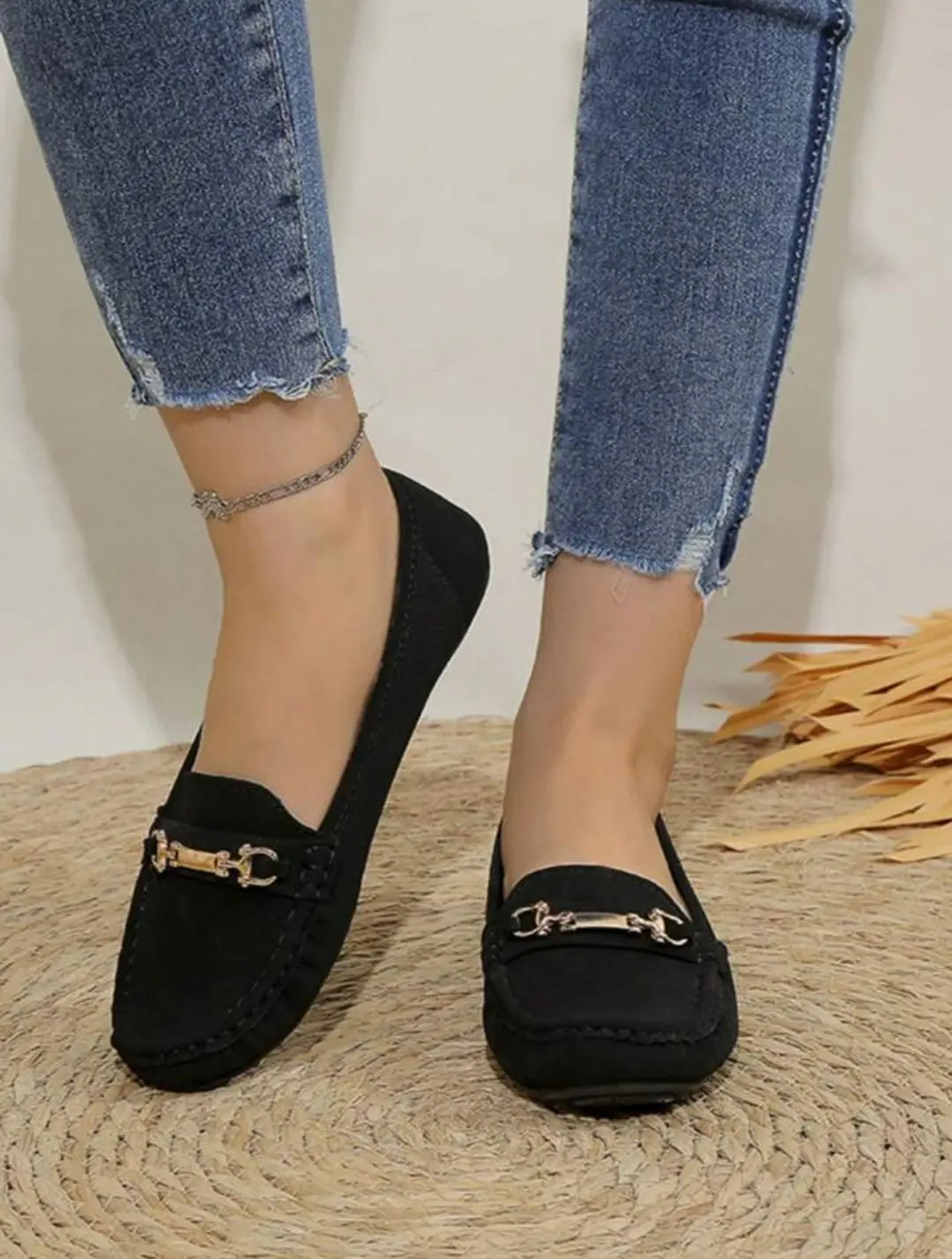 Mocassim Feminino Plus Size com Metal Decorativo – Conforto e Estilo