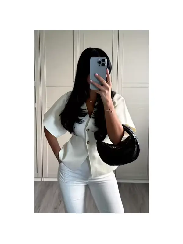 Blusa V-Neck Curta Mulher